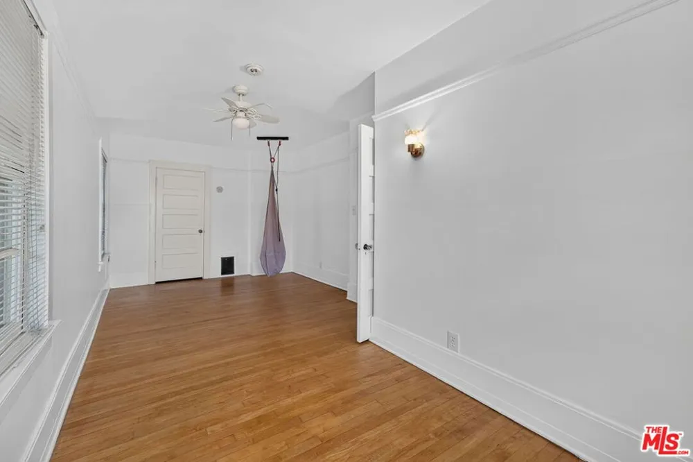 2215 W 21st Street Los Angeles, CA 90018