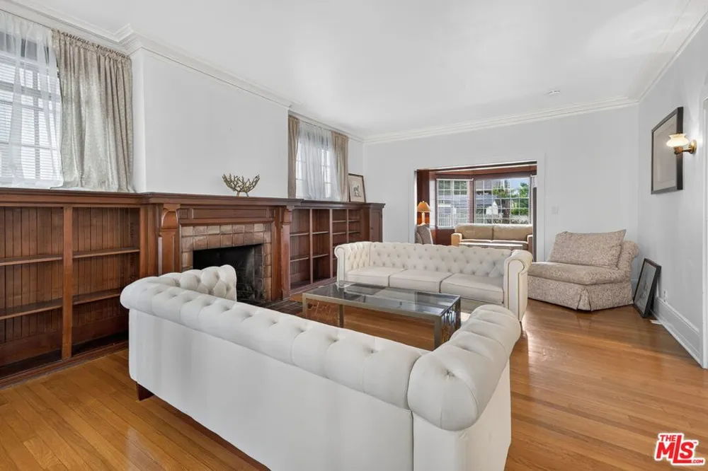 2215 W 21st Street Los Angeles, CA 90018
