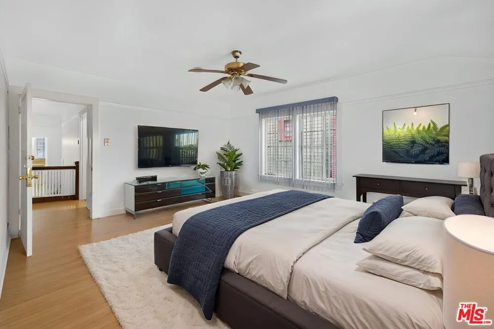 2215 W 21st Street Los Angeles, CA 90018