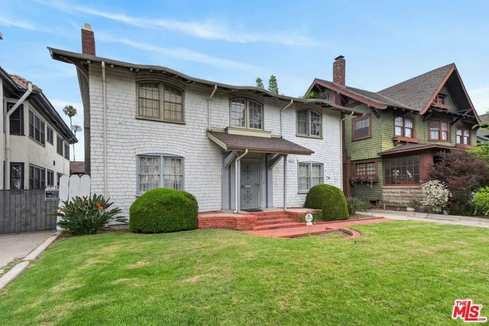 2215 W 21st Street Los Angeles, CA 90018