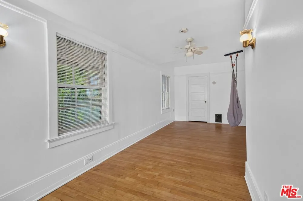 2215 W 21st Street Los Angeles, CA 90018