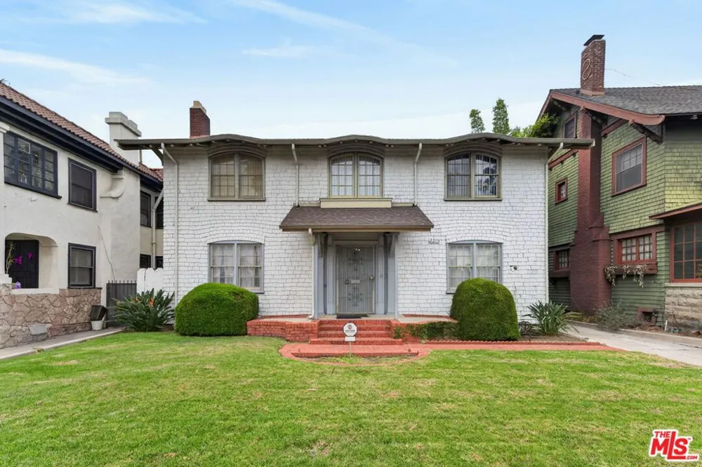 2215 W 21st Street Los Angeles, CA 90018