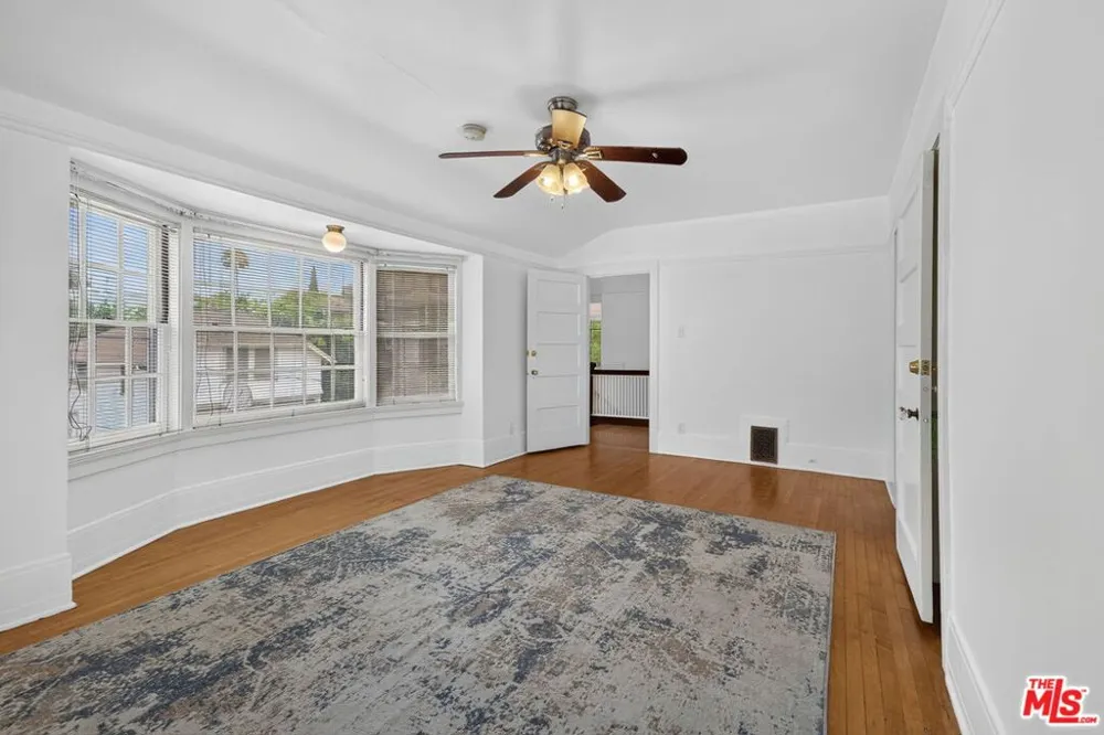 2215 W 21st Street Los Angeles, CA 90018