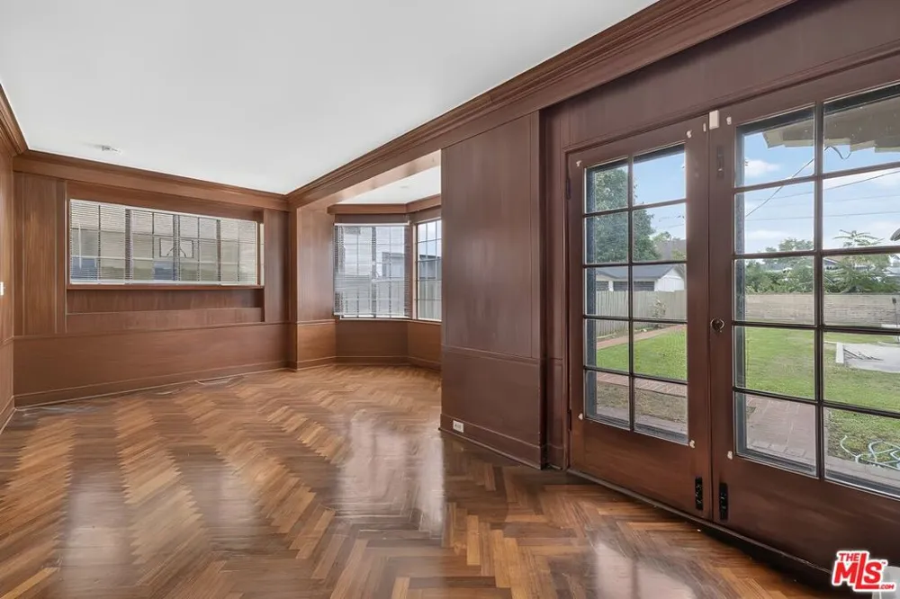 2215 W 21st Street Los Angeles, CA 90018