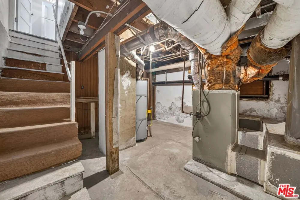 2215 W 21st Street Los Angeles, CA 90018