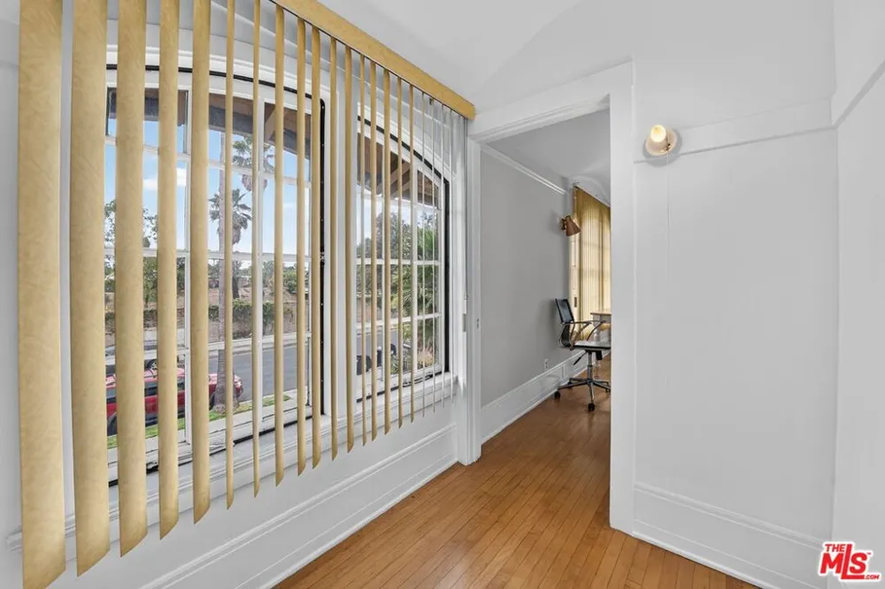2215 W 21st Street Los Angeles, CA 90018