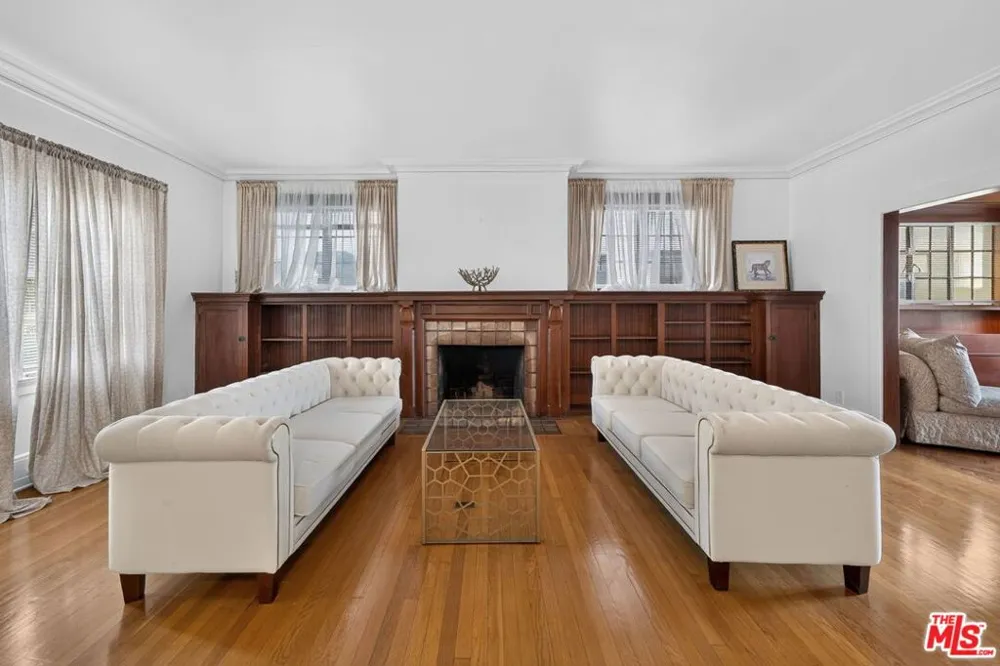 2215 W 21st Street Los Angeles, CA 90018