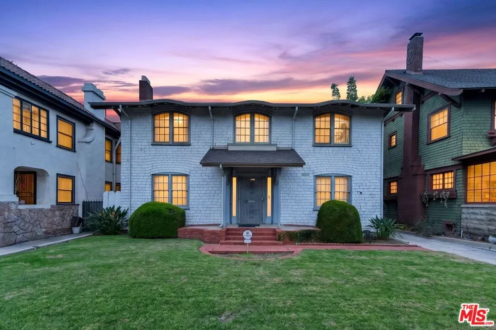 2215 W 21st Street Los Angeles, CA 90018