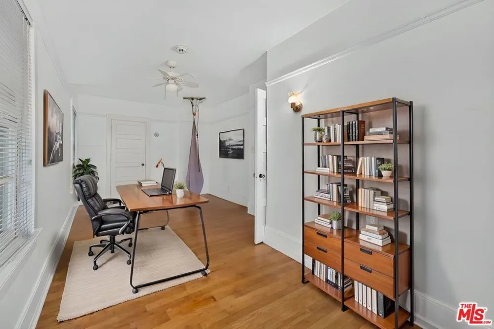 2215 W 21st Street Los Angeles, CA 90018
