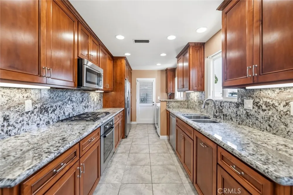 7515 El Escorial Way Buena Park, CA 90620