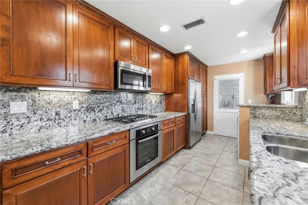 7515 El Escorial Way Buena Park, CA 90620