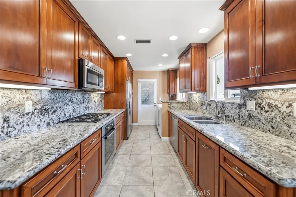 7515 El Escorial Way Buena Park, CA 90620