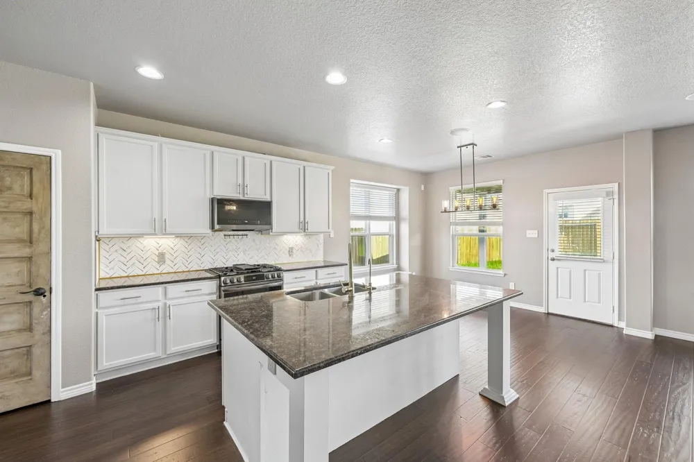 5172 Arbor Cove Court Alvin, TX 77511