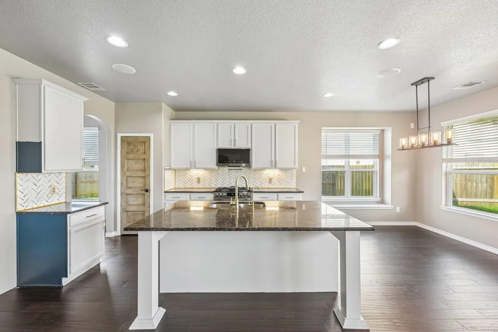 5172 Arbor Cove Court Alvin, TX 77511