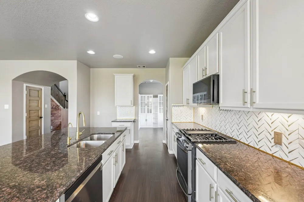 5172 Arbor Cove Court Alvin, TX 77511