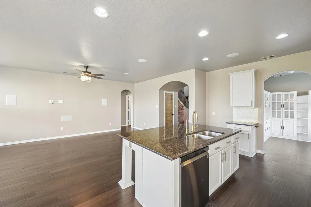 5172 Arbor Cove Court Alvin, TX 77511