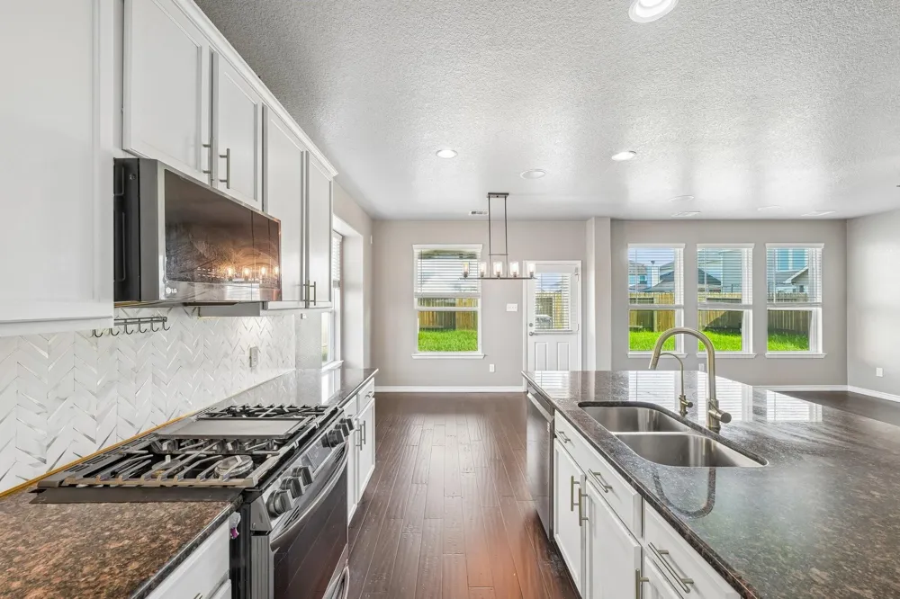 5172 Arbor Cove Court Alvin, TX 77511