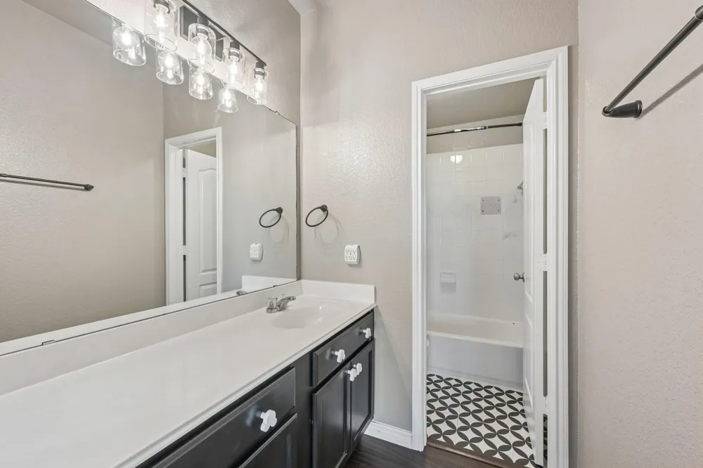 5172 Arbor Cove Court Alvin, TX 77511
