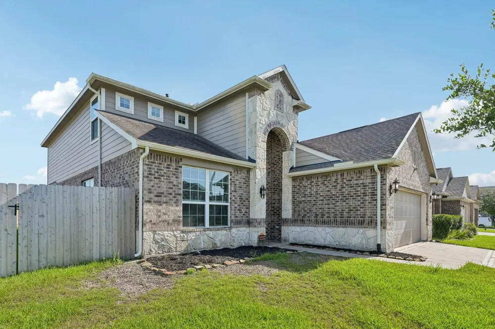 5172 Arbor Cove Court Alvin, TX 77511