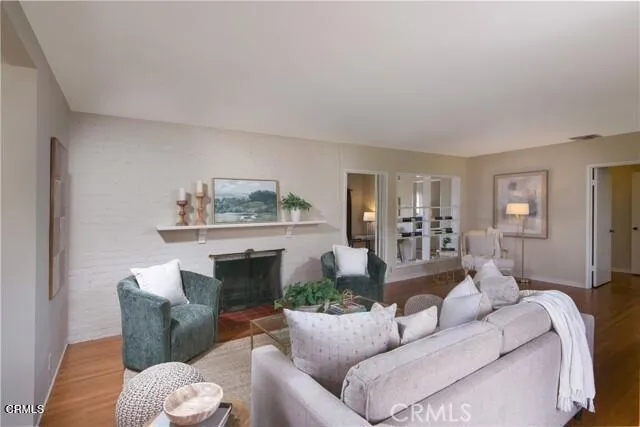 1678 Midwick Drive Altadena, CA 91001
