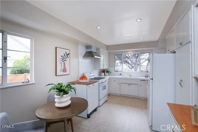 1678 Midwick Drive Altadena, CA 91001