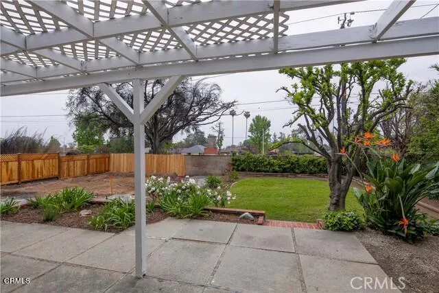 1678 Midwick Drive Altadena, CA 91001
