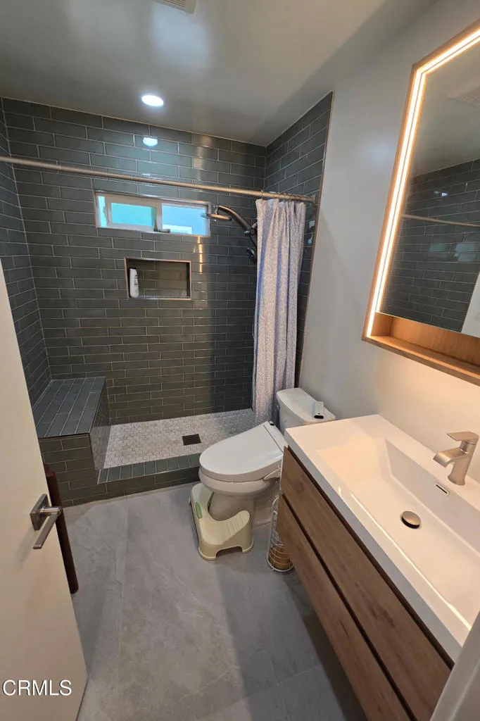 1678 Midwick Drive Altadena, CA 91001