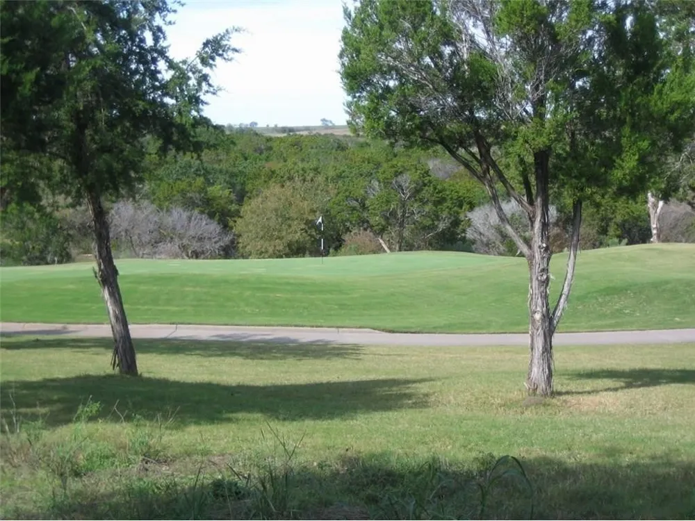 6216 Aberdeen Drive Cleburne, TX 76033