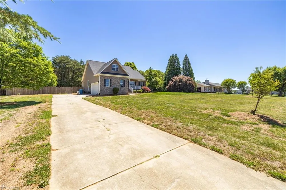 8108 Middleland Drive Browns Summit, NC 27214