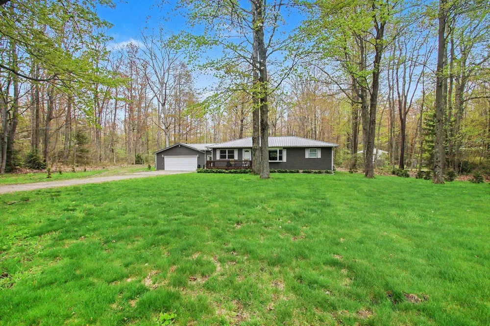 18412 148th Avenue Spring Lake, MI 49456