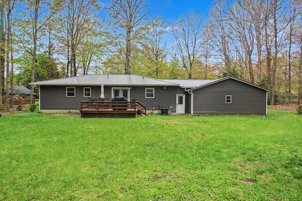 18412 148th Avenue Spring Lake, MI 49456