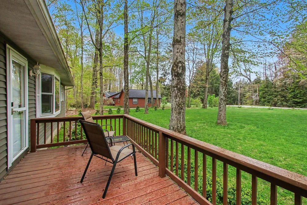 18412 148th Avenue Spring Lake, MI 49456
