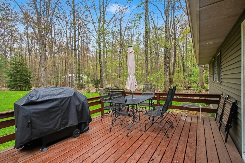 18412 148th Avenue Spring Lake, MI 49456