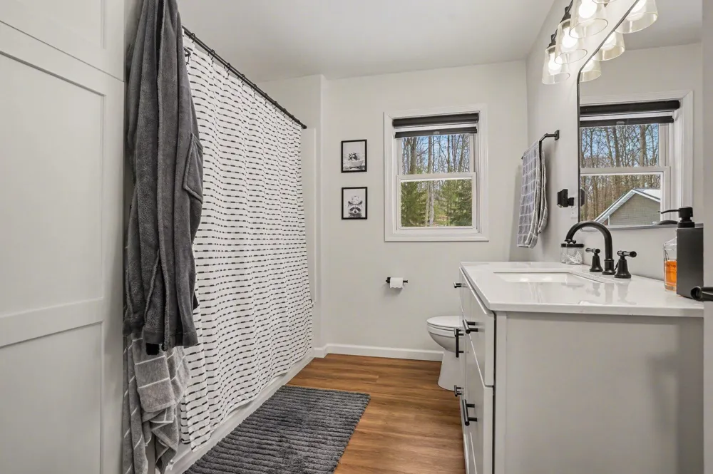 18412 148th Avenue Spring Lake, MI 49456