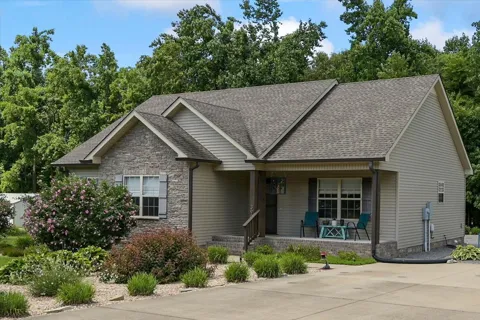 390 Marys Ln