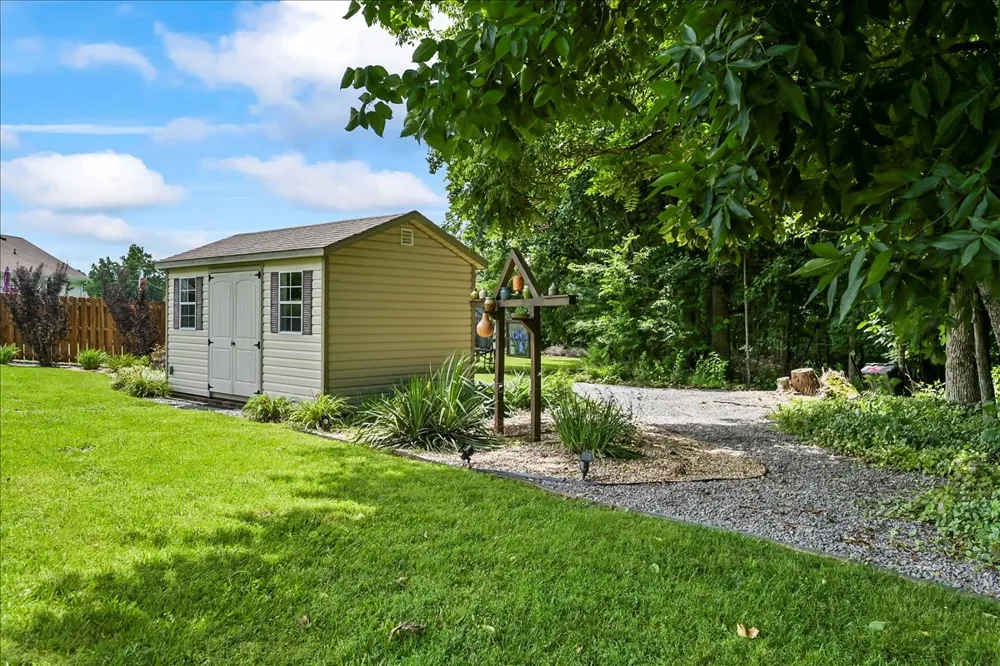 390 Marys Ln Lafayette, TN 37083