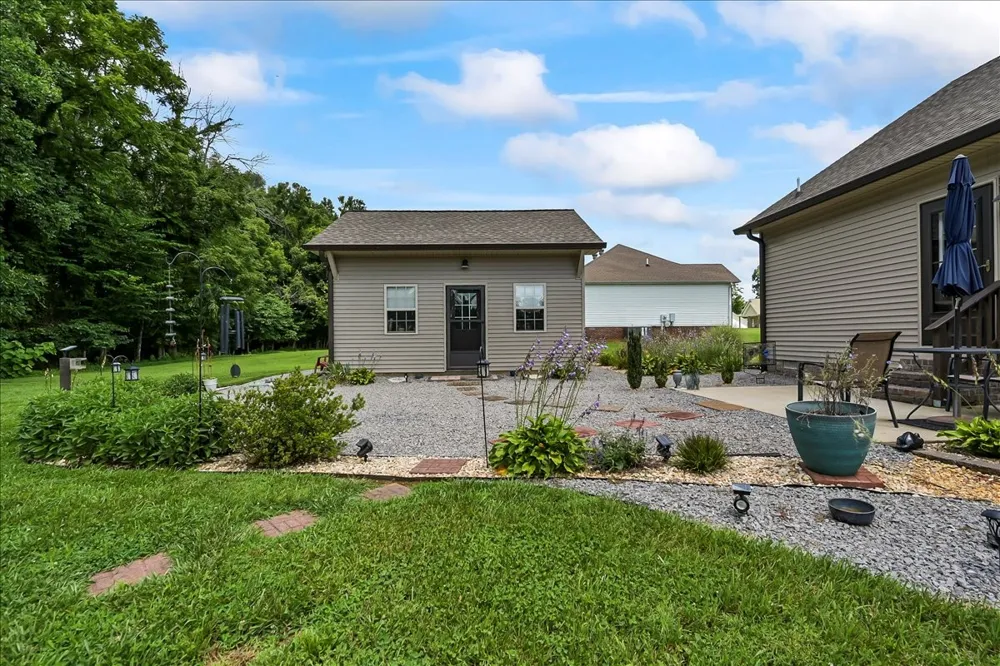 390 Marys Ln Lafayette, TN 37083