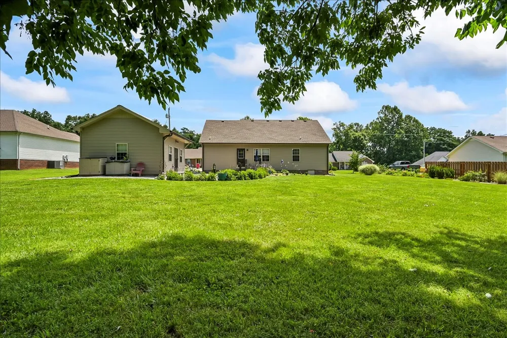 390 Marys Ln Lafayette, TN 37083