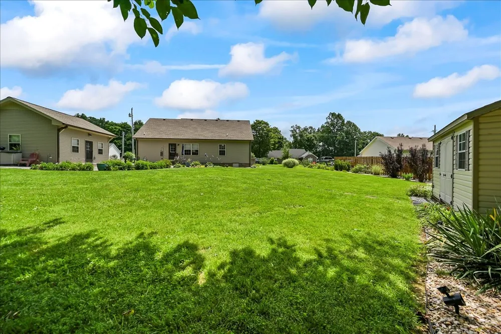 390 Marys Ln Lafayette, TN 37083