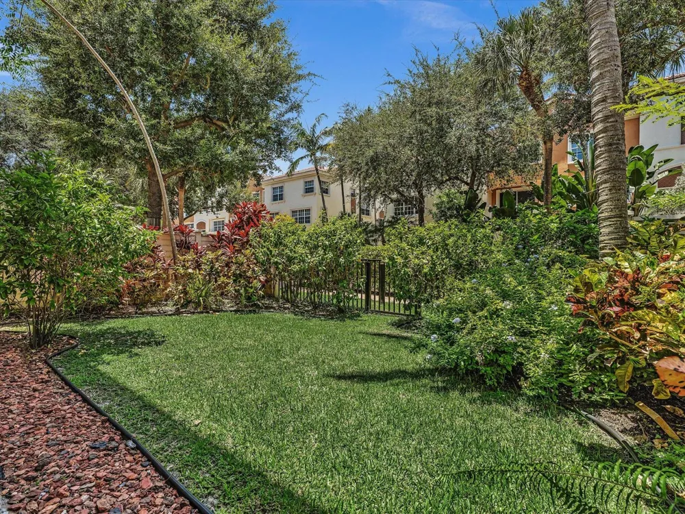 5575 NE Trieste Way Boca Raton, FL 33487