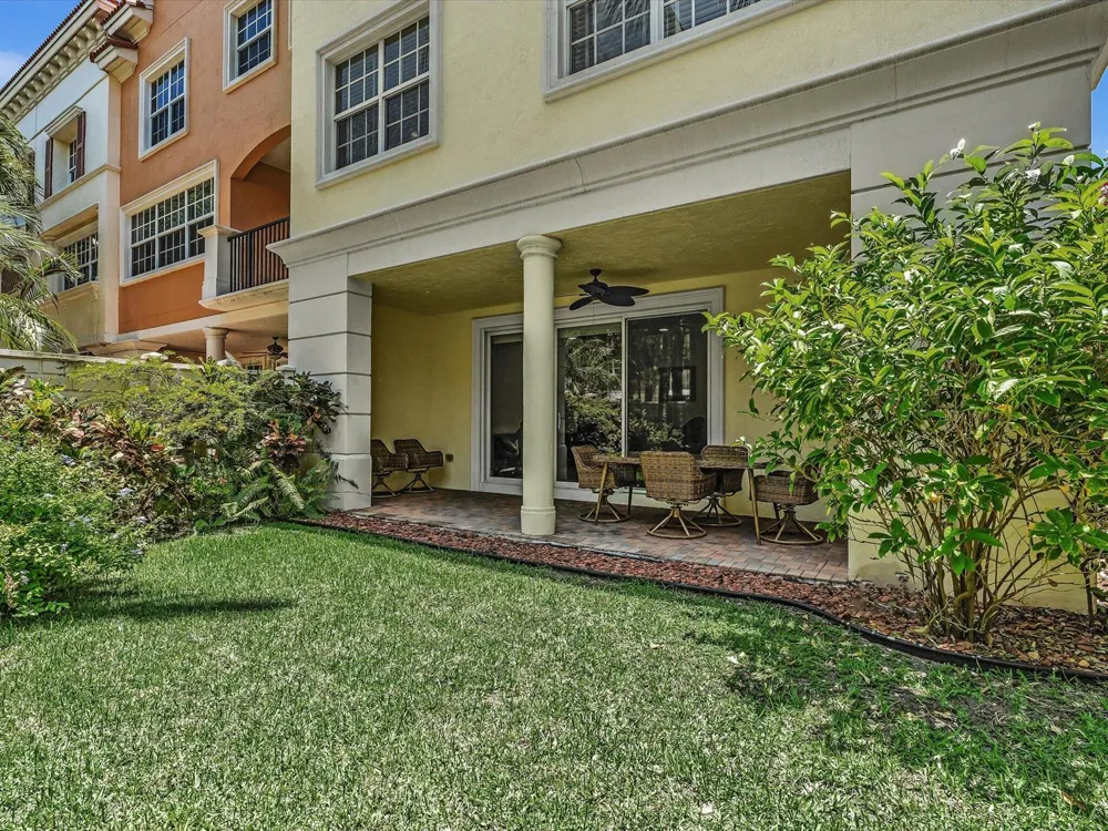 5575 NE Trieste Way Boca Raton, FL 33487