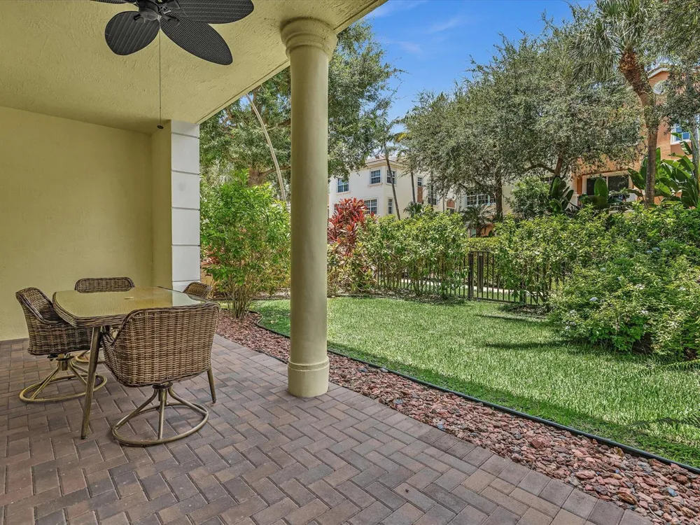5575 NE Trieste Way Boca Raton, FL 33487