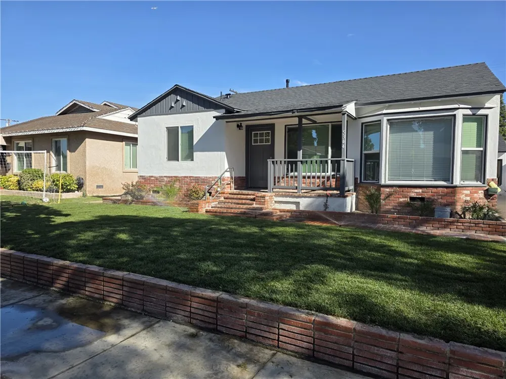 5344 Adenmoor Lakewood, CA 90713