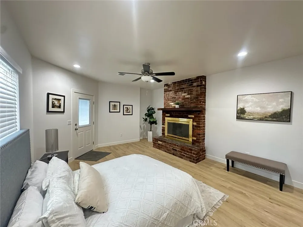 5344 Adenmoor Lakewood, CA 90713