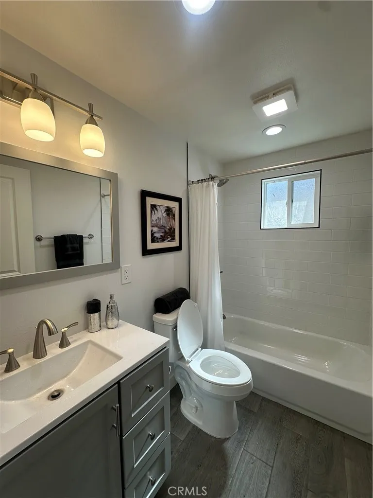 5344 Adenmoor Lakewood, CA 90713