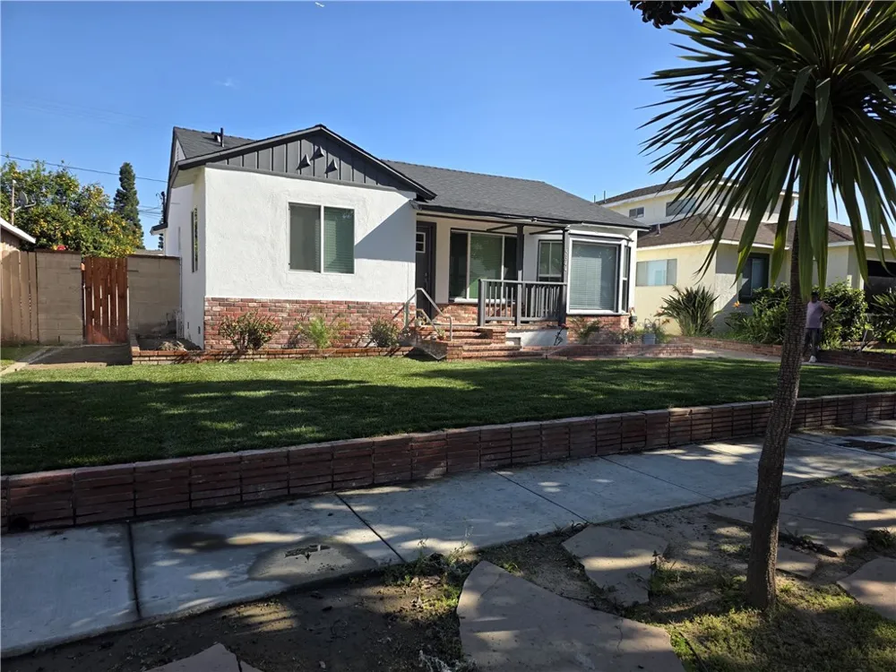 5344 Adenmoor Lakewood, CA 90713