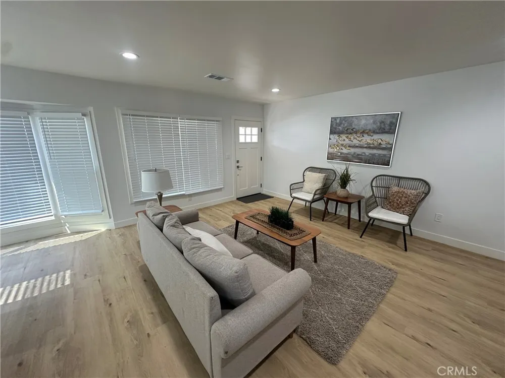 5344 Adenmoor Lakewood, CA 90713