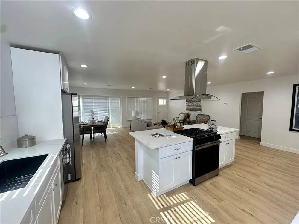 5344 Adenmoor Lakewood, CA 90713