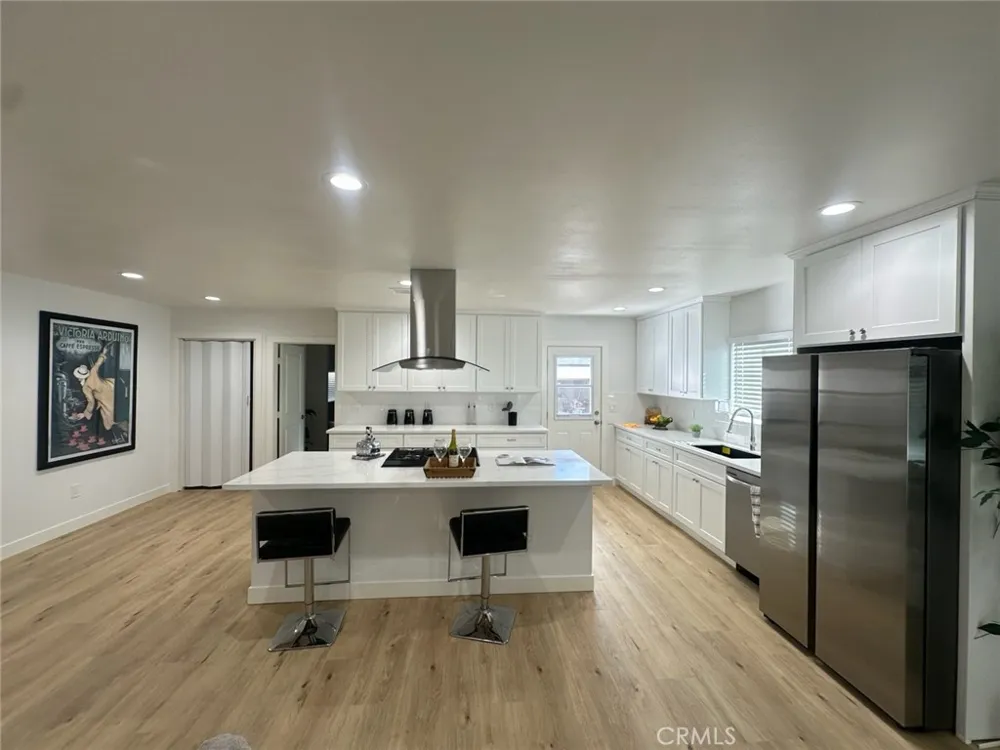 5344 Adenmoor Lakewood, CA 90713
