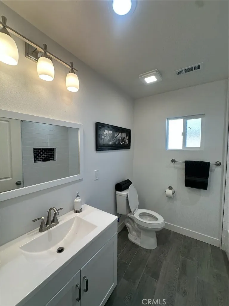 5344 Adenmoor Lakewood, CA 90713